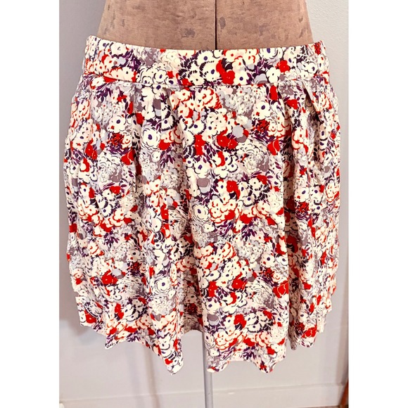 BCBGeneration Dresses & Skirts - BCBGeneration Floral Mini Skirt Red Grey Pleated Size 10